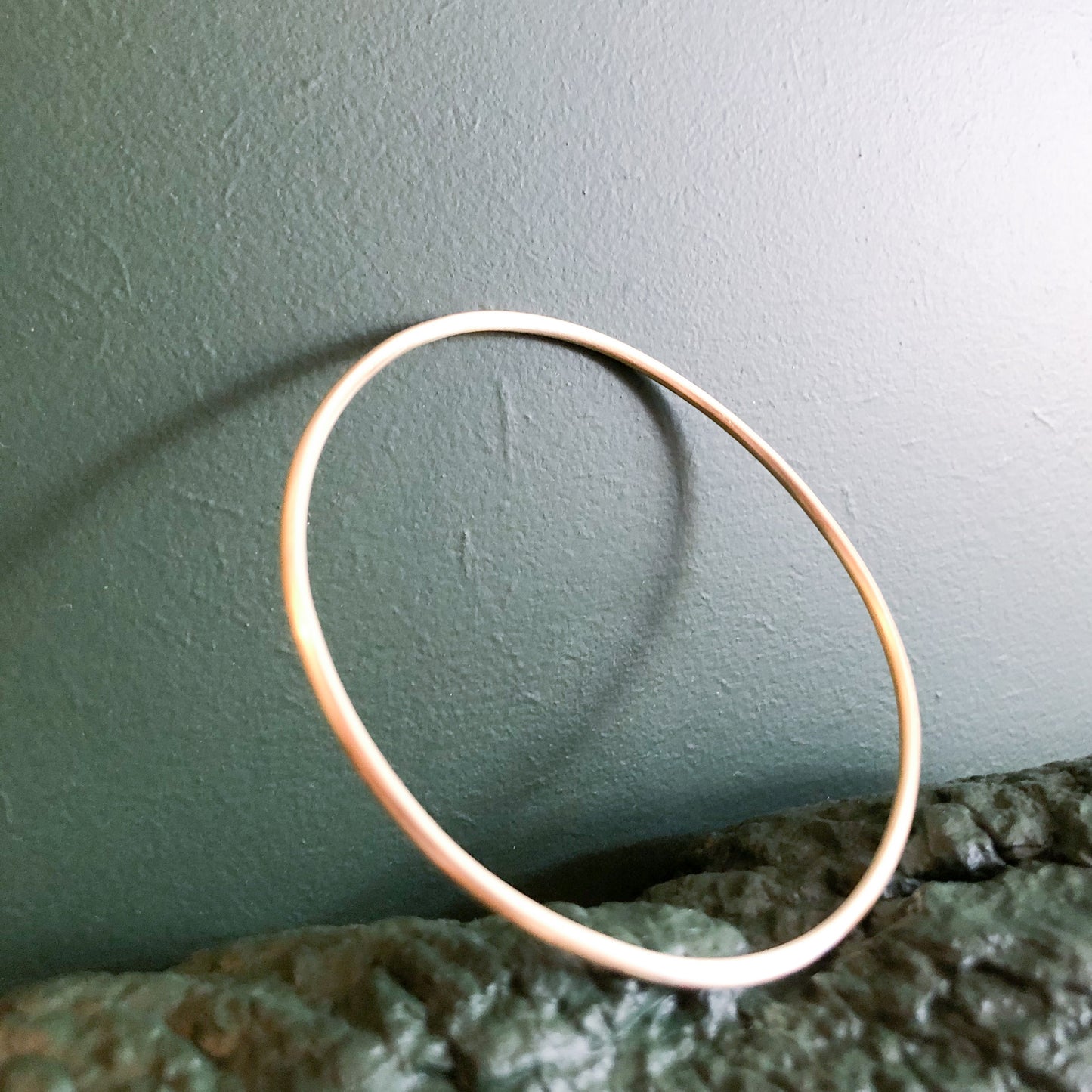 almost perfectly round golden bangle - 14k solid gold 2mm